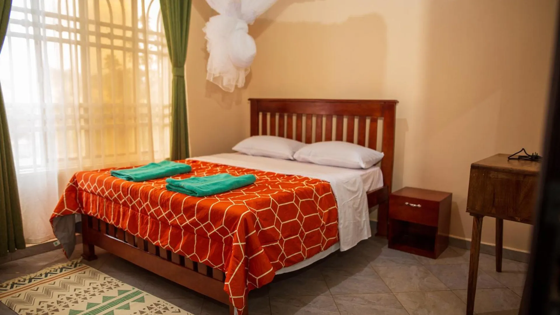 Jinja City Gem Apartment 0*,